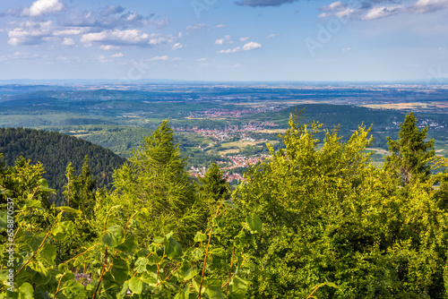 Plaine d’Alsace vue du mont Sainte-Odile, France 