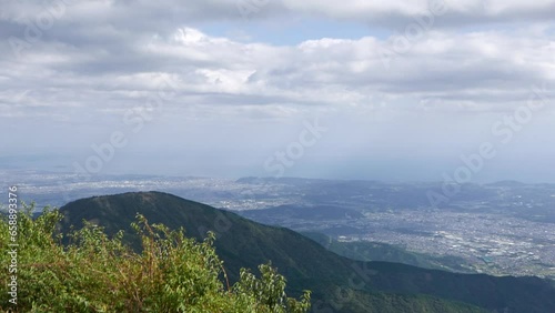 Mt. Tonodake is the highest peak along the Omote Ridge  that runs between Mt. Oyama and Nabewari Ridge . It has easy access, being about 80 minutes to Shibusawa Station from both Shinjuku and Tokyo. photo