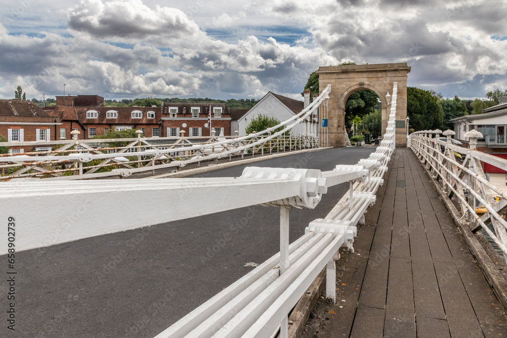 Fototapeta premium Suspension bridge over the River Thames