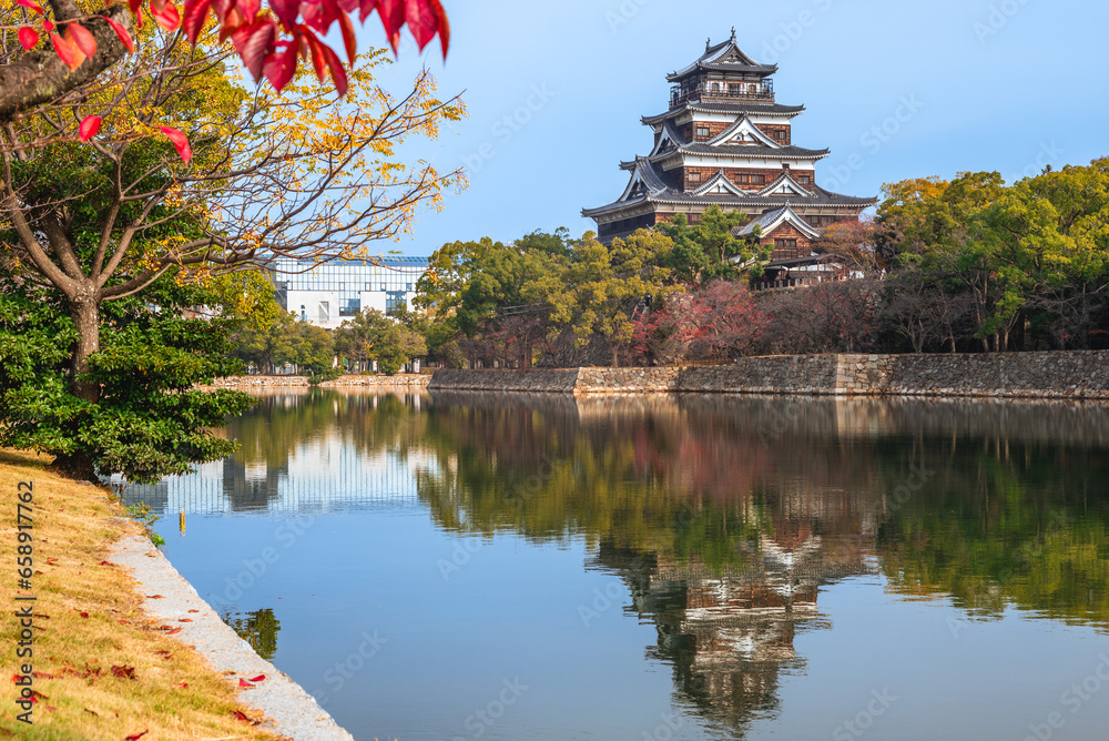 Naklejka premium Main keep of Hiroshima Castle, aka Carp Castle, in Hiroshima, Japan