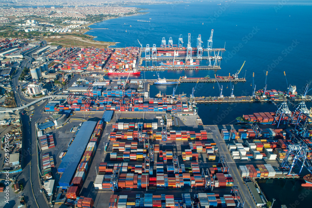 Naklejka premium Aerial view of cargo ship in transit.