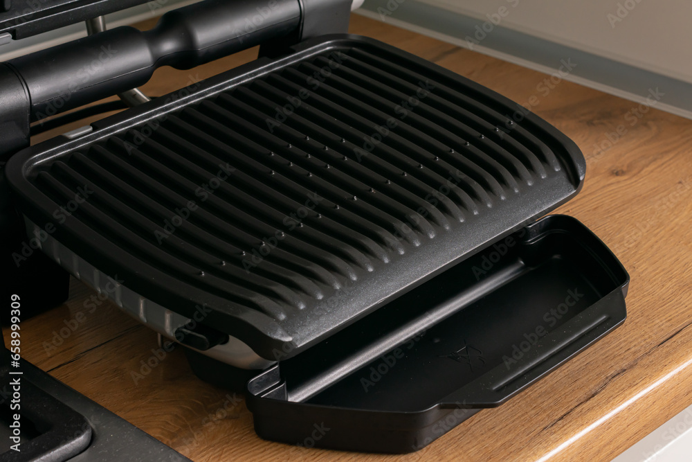 New Modern Electric grill on a kitchen