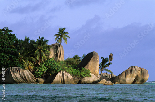 plage; rochers granitiques; Iles de la Digue; Seychelles