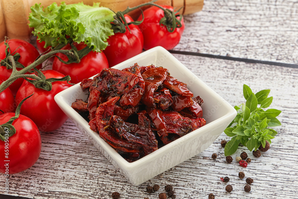 Sun dried tomato with olive oil Sun dried tomato with olive oil