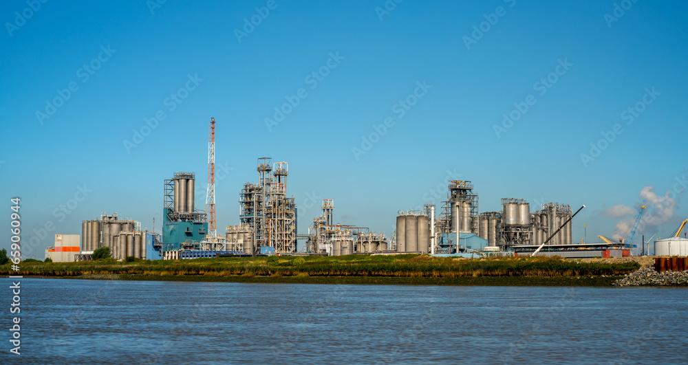 Fototapeta premium Petrochemical industry in the port of Antwerp, Belgium
