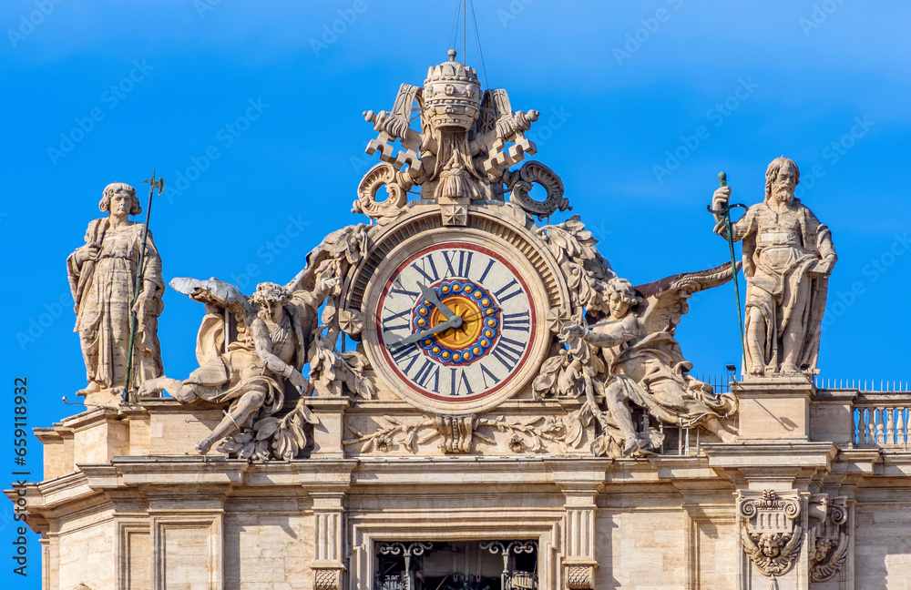 Clock on St. Peter's basilica facade in Vatican - obrazy, fototapety, plakaty 