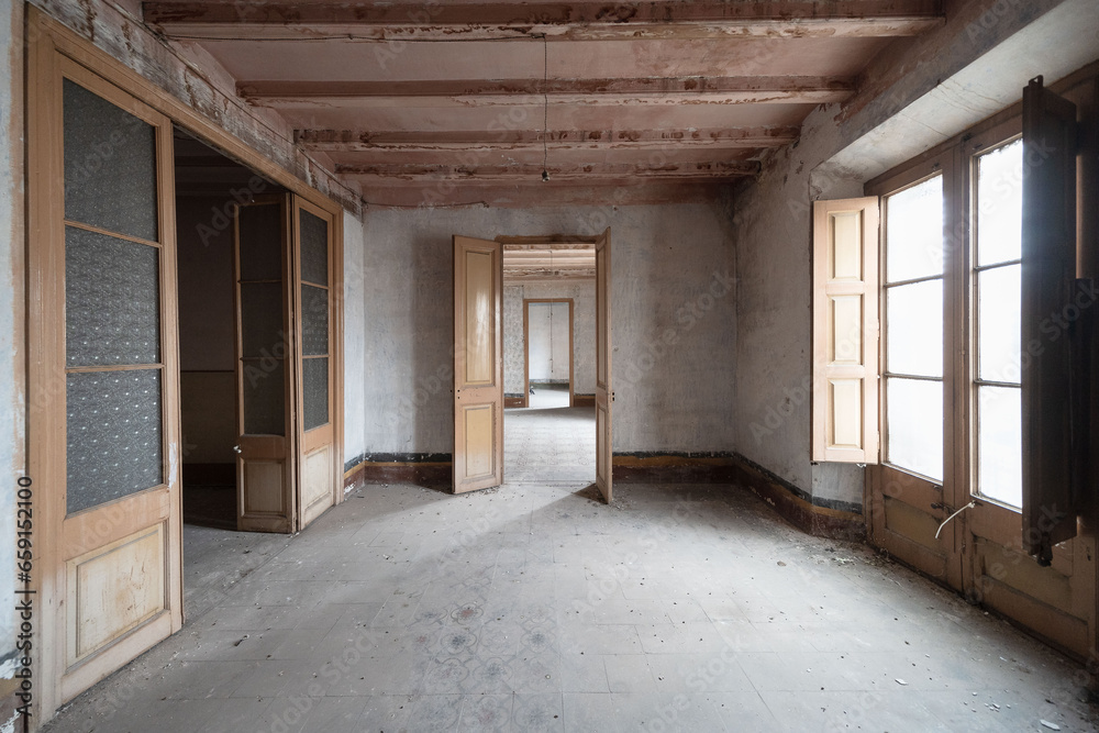 Fototapeta premium old abandoned house