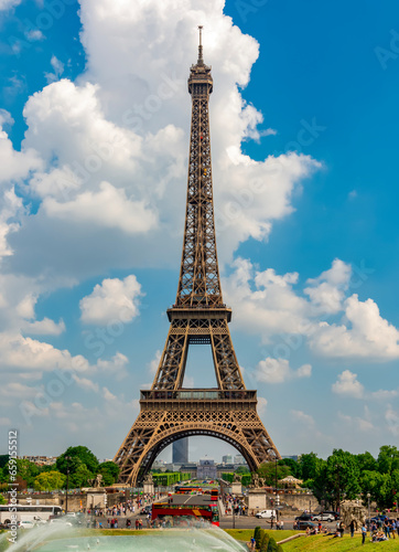 Eiffel Tower and Trocadero fountains, Paris, France © Mistervlad