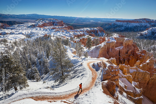 Hike in winter Bryce