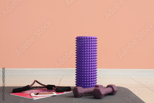 Sports equipment with mobil...
