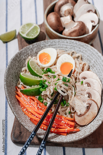 udon with vegetables and egg