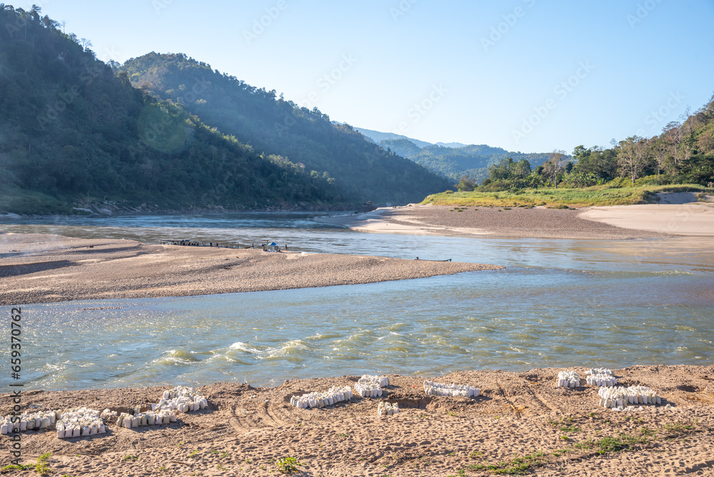 Fototapeta premium Salween River at border of Thailand and Myanmar