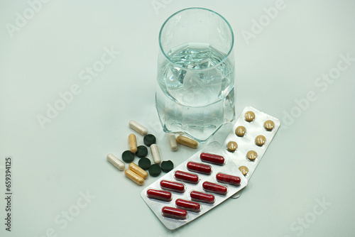 farmaceutyczny, pigułka, witamina,lekarstwo, kapsułka, recepta, narkotyk, zdrowie, medycyna, choroba, leczenie, zdrowy, ból, opieka, odizolowany,
