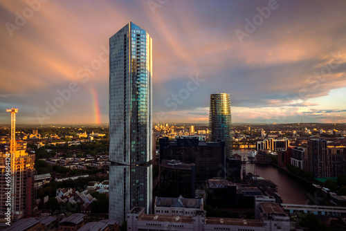 Office buildings in the financial district of London at sunset © Antoine
