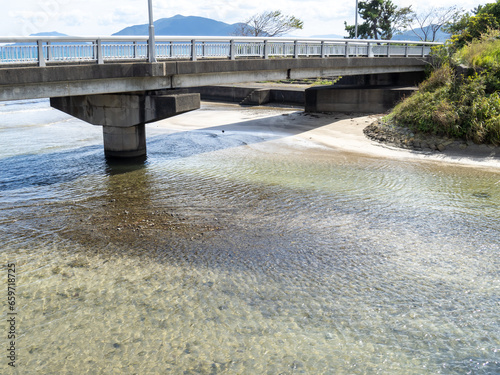 関屋川河口と涼浜橋。福井県大飯郡高浜町。
 photo