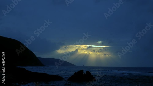 夕暮れの美しい光の色, 夕焼け, 空, 雲, 自然, 風景, 光, 海, 美しい, 色, 地平線