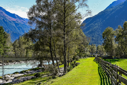 Längenfeld, Ötztaler Ache, Fluss, Uferweg, Ötztal, Wanderweg, Tal, Tirol, Berge, Wald, Landwirtschaft, Sölden, Herbst, Spätsommer, Österreich 
 photo