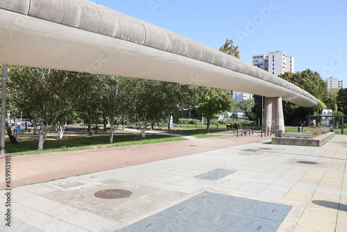 Passerelle piétonne de la ville, ville de Créteil, département du Val de Marne, France photo