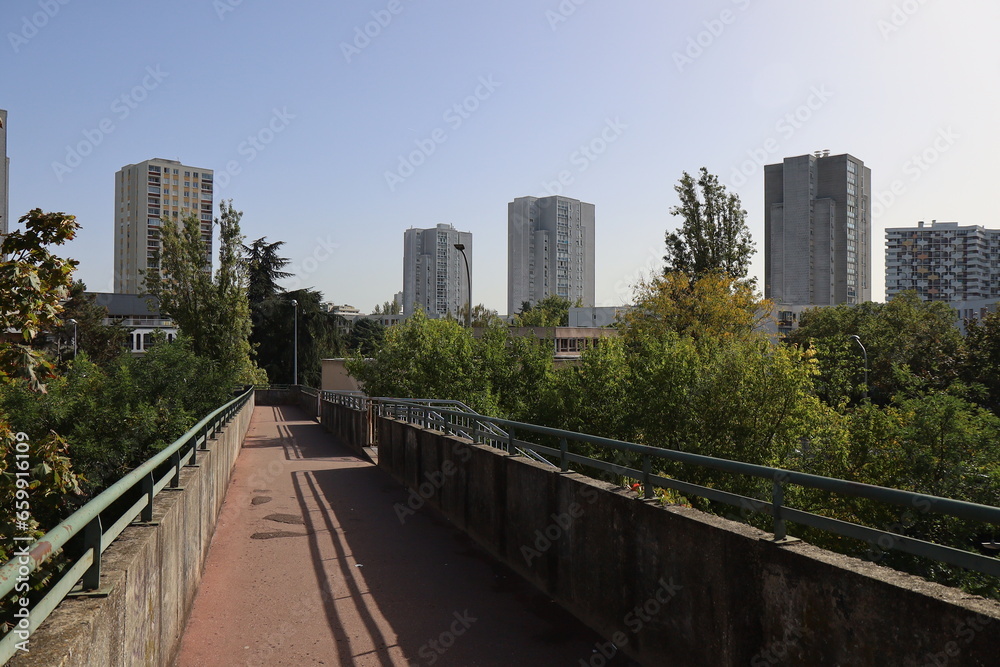 Tour d'habitation, vue de l'extérieur, ville de Créteil, département du Val de Marne, France