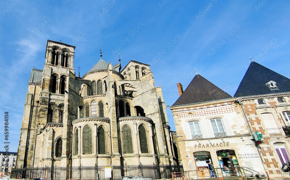 CHALONS-EN-CHAMPAGNE (Marne)