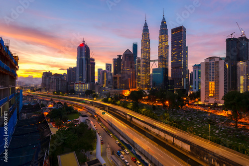 Petronas Towers at Sunset, Kuala Lumpur, Malaysia © tonjung