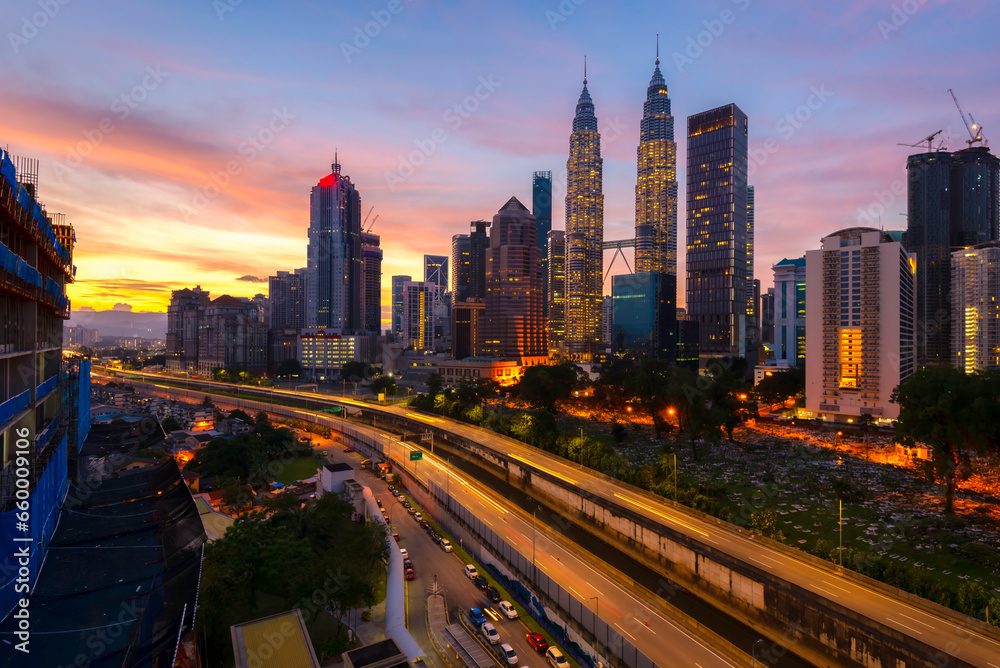 Naklejka premium Petronas Towers at Sunset, Kuala Lumpur, Malaysia
