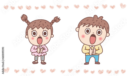 胸に手を当ててびっくりしている子どもたち