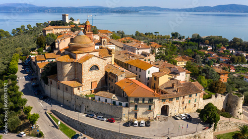 Canvas Print Aerial view on historical center of Castiglione del Lago, in Umbria, Italy