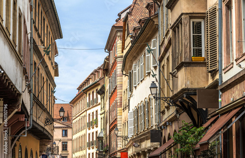 Rue des Hallebardes, Alte Gasse in Strassburg, Zentrum © mitifoto