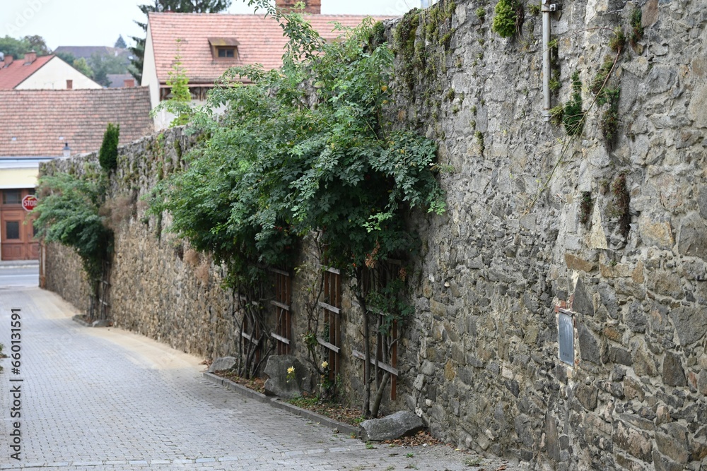 Fototapeta premium Stadtbefestigung von Eggenburg, Österreich, 21.09.2023