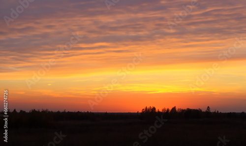 秋の夕焼け風景（Autumn sunset）- 草原（meadow）