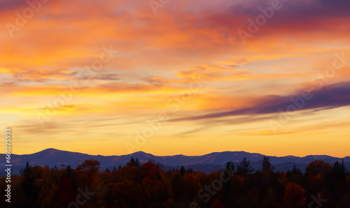 秋の夕焼け風景（Autumn sunset）- 山（Mountain）