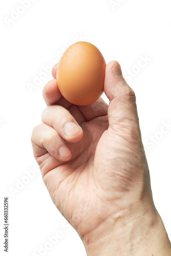 흰색배경에 계란을 들고 있는 남성의 손 클로즈업컷