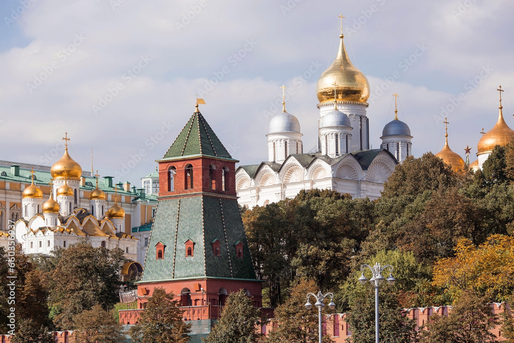 MOSCOW, RUSSIA - SEPTEMBER 26, 2023: View of Moscow on an autumn day. Kremlin towers. The Grand Kremlin Palace, Assumption and Annunciation Cathedral. A popular tourist attraction.