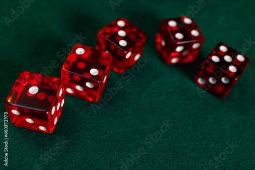 Rote Würfel auf Spielmatte