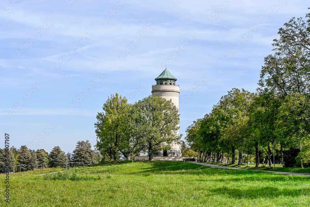 Basel, Wasserturm, Bruderholz, Stadt, Basel-Stadt, Turm, Aussichtsturm, Spazierweg, Wanderweg, Herbstsonne, Herbstfarben, Herbst, Spätsommer, Schweiz