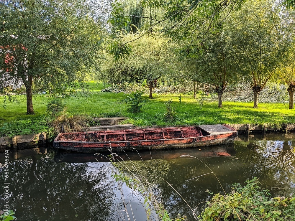 Jardin dans Amiens avec la Somme Jardin dans Amiens avec la Somme