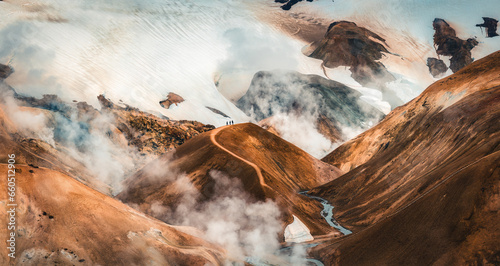 Stampa su tela Landscape of Kerlingarfjoll volcanic mountain range with sulfur smoke and touris