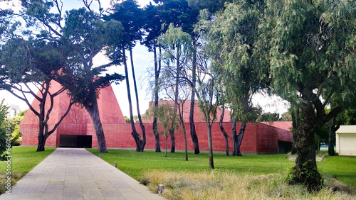 Foto La Casa das Histórias Paula Rego es un museo en Cascais, Distrito de Lisboa, en la Riviera portuguesa, diseñado por el arquitecto Eduardo Souto de Moura