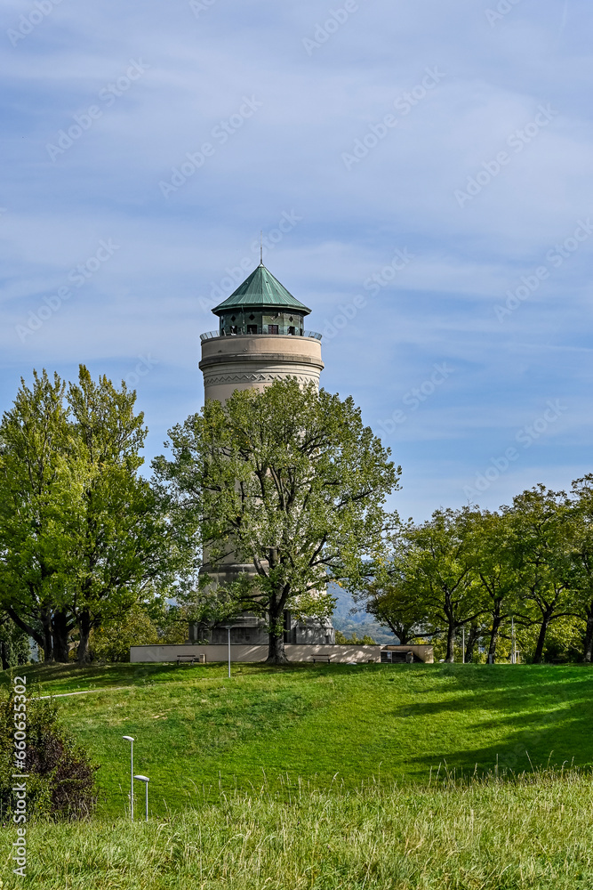 Basel, Wasserturm, Bruderholz, Stadt, Basel-Stadt, Turm, Aussichtsturm, Spazierweg, Wanderweg, Herbstsonne, Herbstfarben, Herbst, Spätsommer, Schweiz