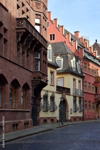Franziskanerstraße in der Altstadt von Freiburg
