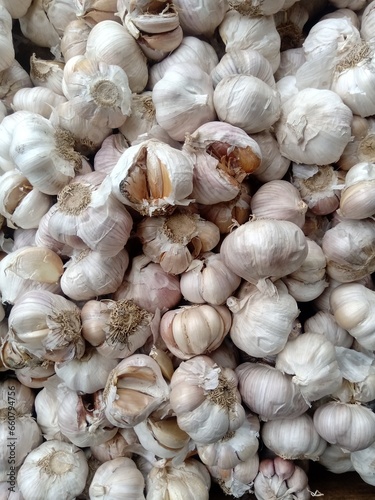 Photo of garlic from above.