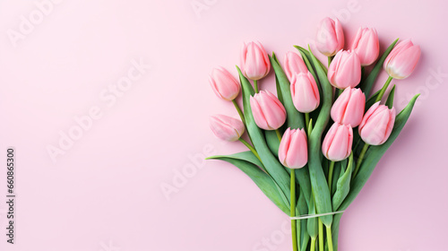 Flat lay of pink flowers © Cybonix