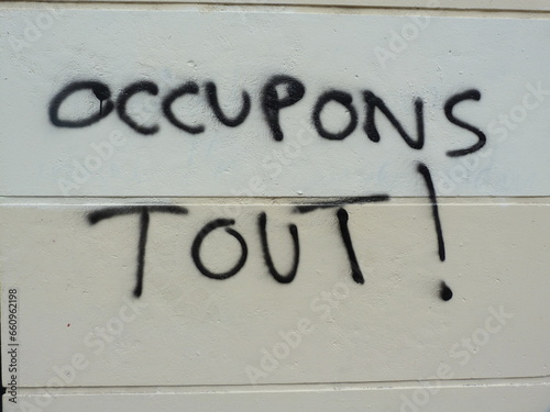 une affiche revendicative, Paris