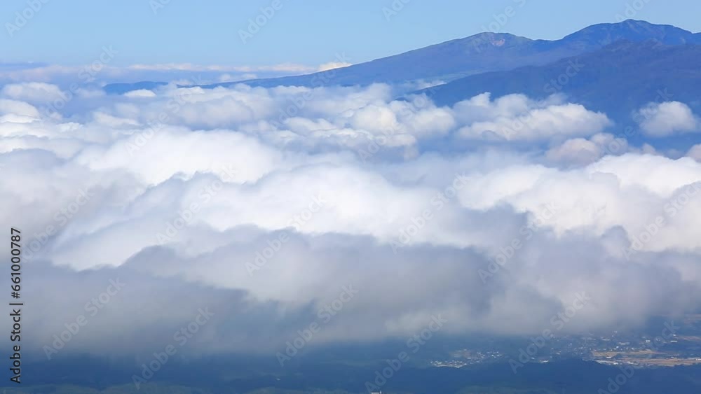 蓼科山から望む雲海と根子岳の山並み1 蓼科山から望む雲海と根子岳の山並み1