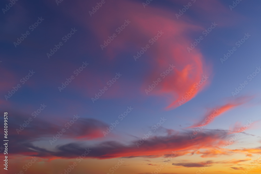Fototapeta premium Beautiful sky with cloud before sunset