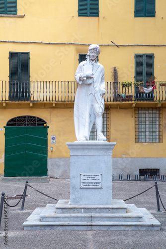 Statue in Lucca, Italy, vertical view