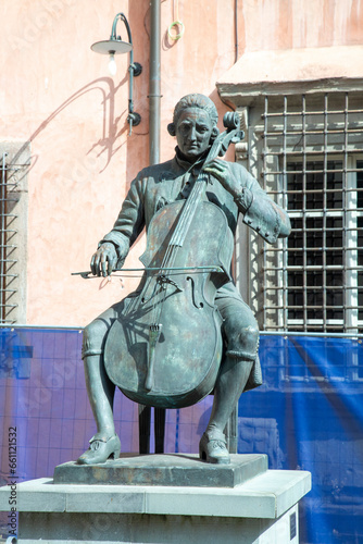 Luigi Boccherini playing Viola statue in Lucca