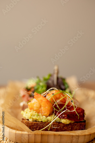 sandwich with shrimp