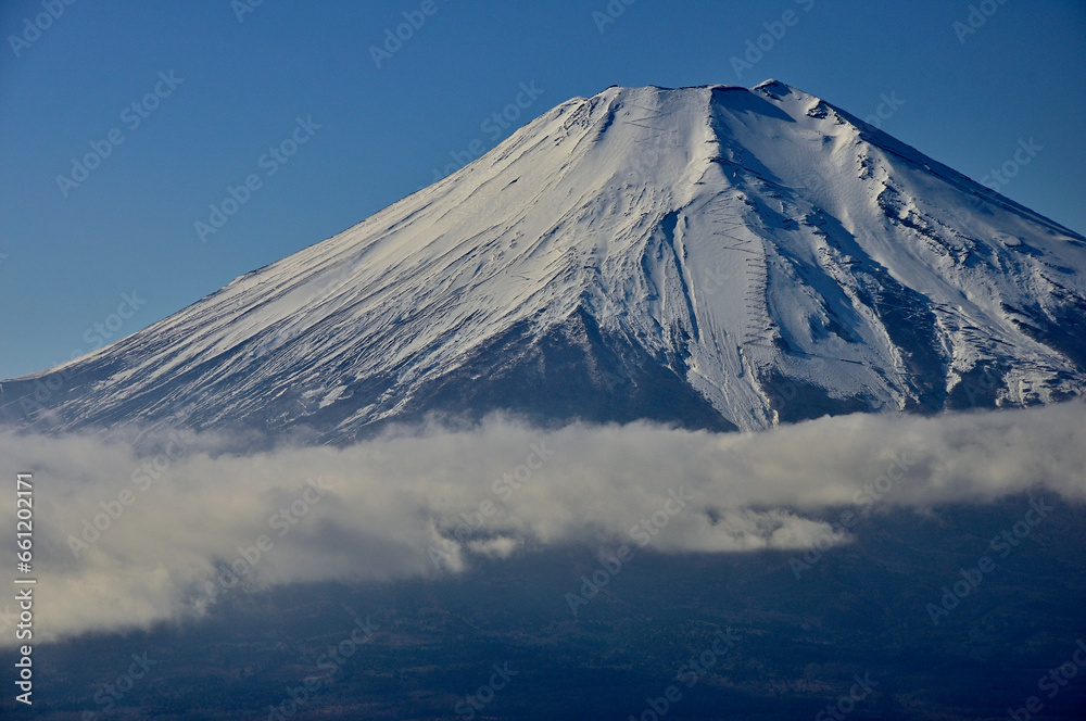 道志山塊の石割山より望む富士山
